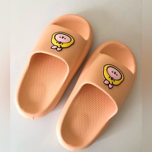 Cushion slides in mint condition